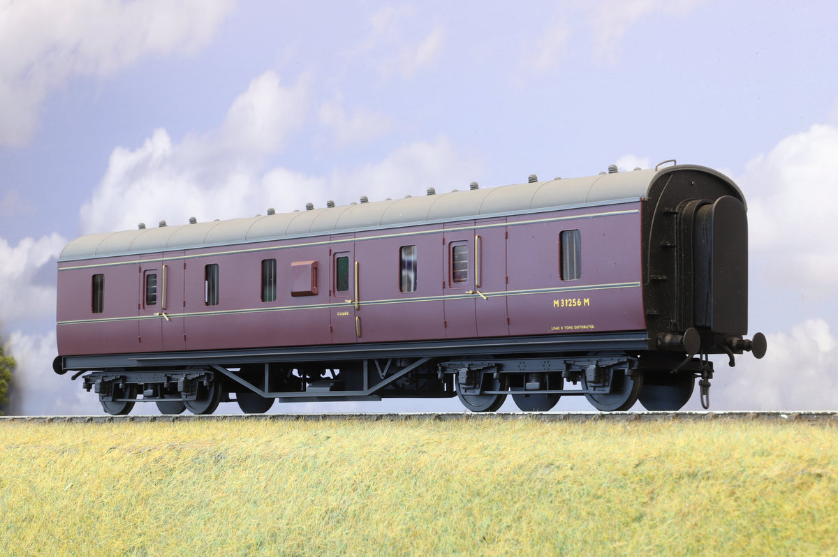 Peter Cowling Finescale O Gauge LMS 50ft Parcels Van