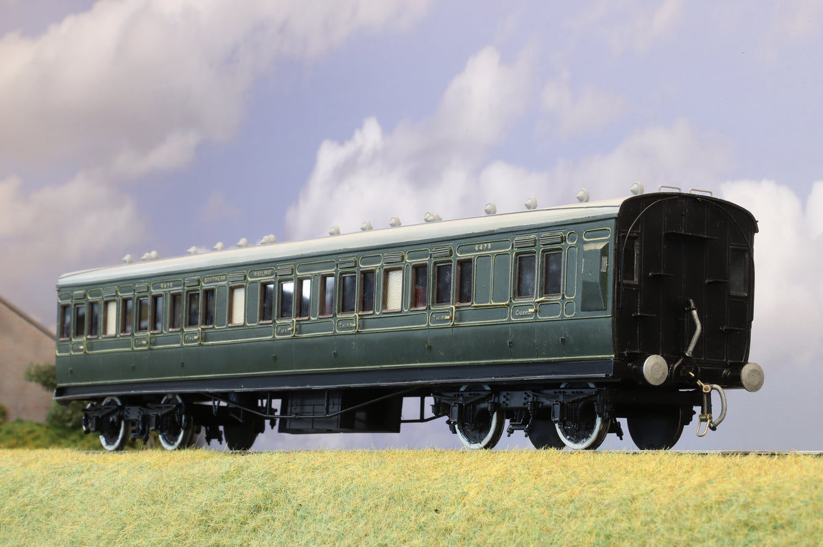 Finescale O Gauge (Kit-Built) Pair of LSWR 56ft 'Cross Country' Brake Composites, SR Olive Green