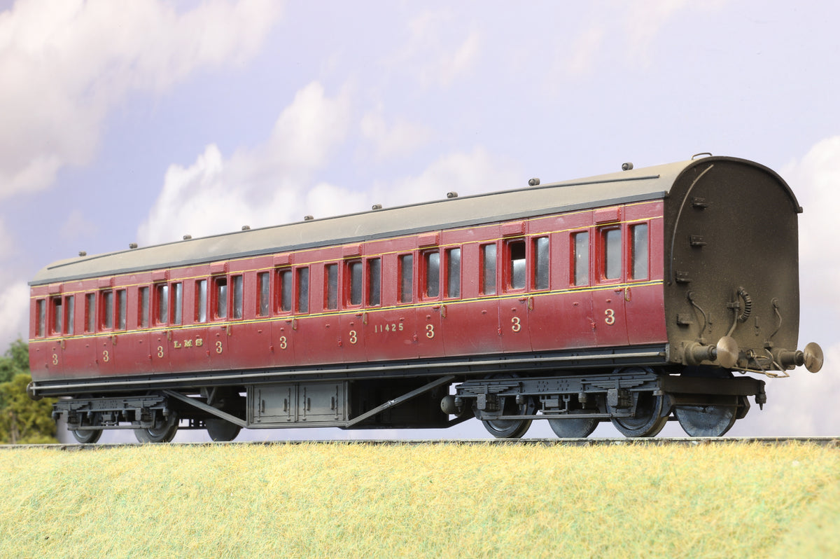 WORKSHOP Finescale O Gauge LMS 57ft Suburban 3rd No. 11425, Weathered