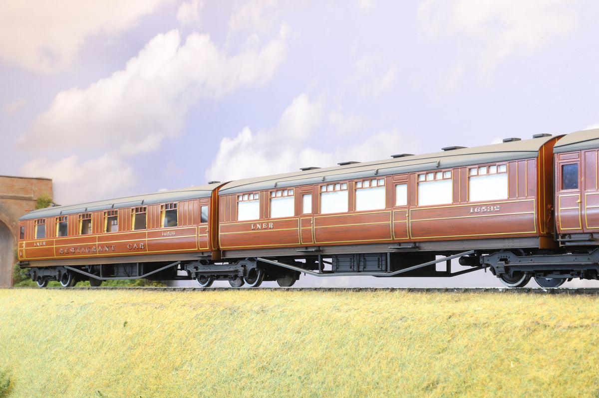 Golden Age Models Finescale O Gauge Gresley Restaurant Triplet Set LNER Teak