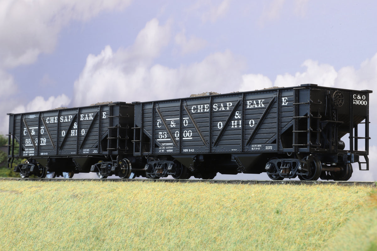 Atlas American O Gauge Pair of Chesapeake & Ohio Hoppers (Diecast)
