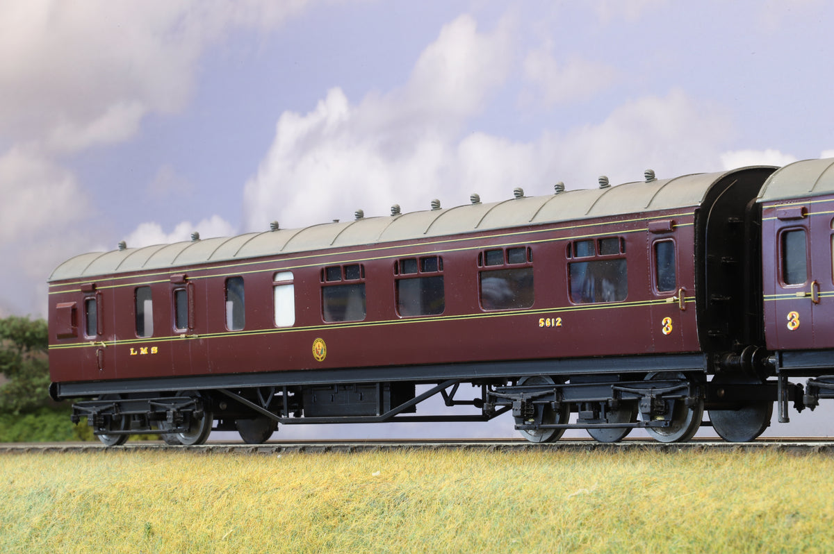 Finescale O Gauge (Kit-Built) Pair of Stanier Coaches LMS Lined Maroon