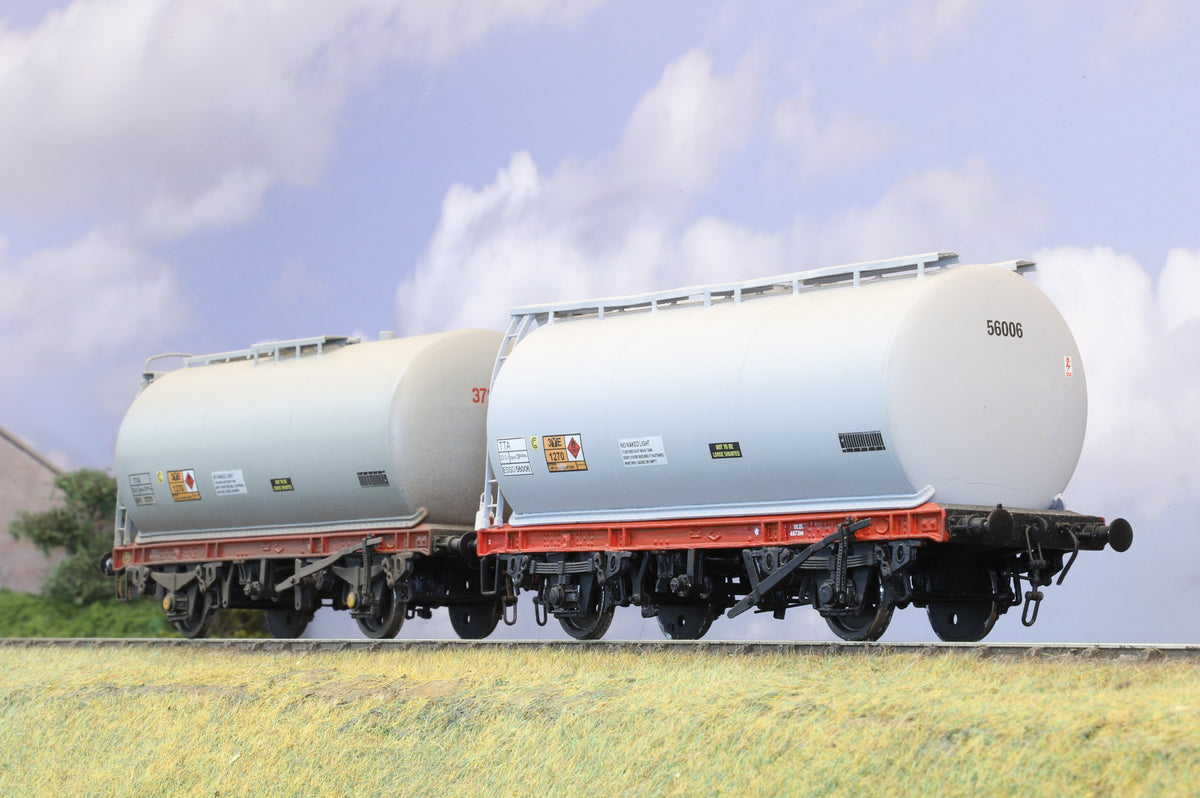 Finescale O Gauge (Kit-Built) Pair of TTA Tank Wagons