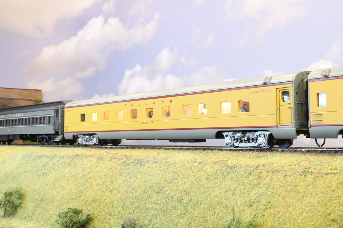 Golden Gate Depot Mixed Rake of 4 Union Pacific Pullman / Standard Passenger Cars