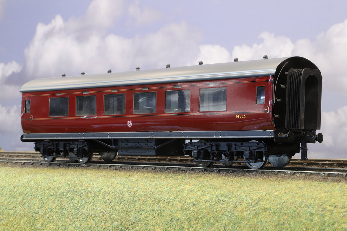 Darstaed Finescale/Coarse Scale O Gauge ex-LMS Period 1 Corridor Coach BR Maroon No. M3827