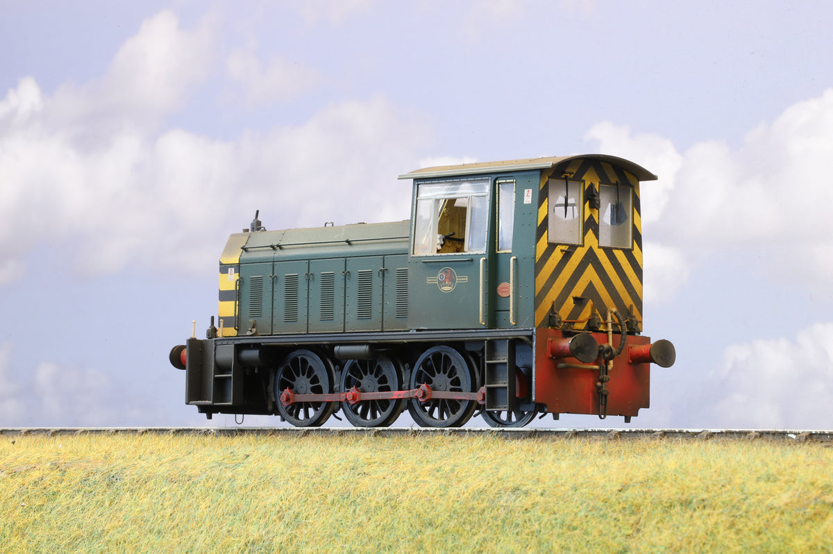 Heljan Finescale O Gauge Class 05 Diesel Shunter BR Green with Wasp Stripes DCC Sound (Weathered)