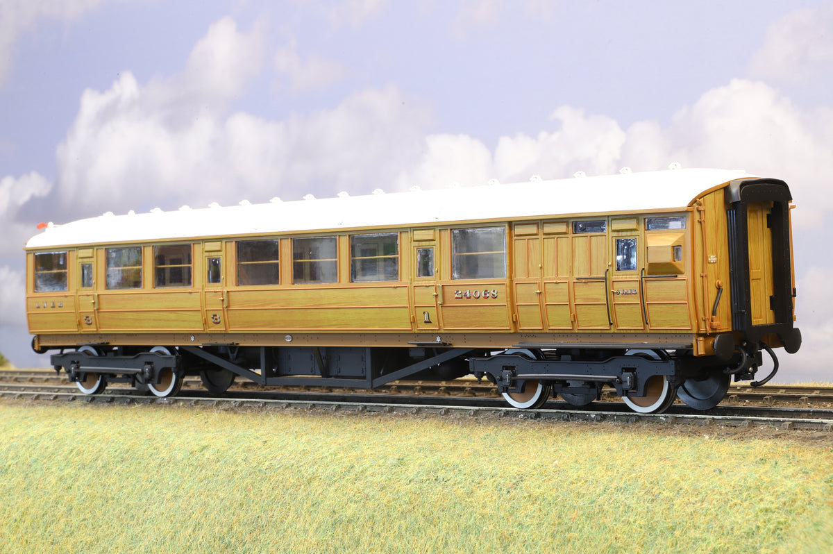 Hattons Finescale O Gauge Gresley Teak Brake Corridor Composite H7-TC175-002