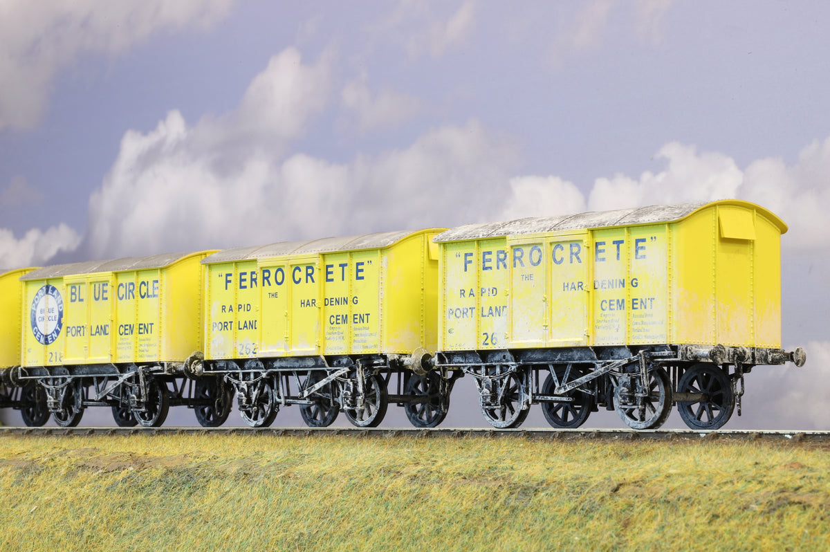 Minerva Finescale O Gauge Rake of 5 iron Mink Wagons 'Ferrocrete' Weathered