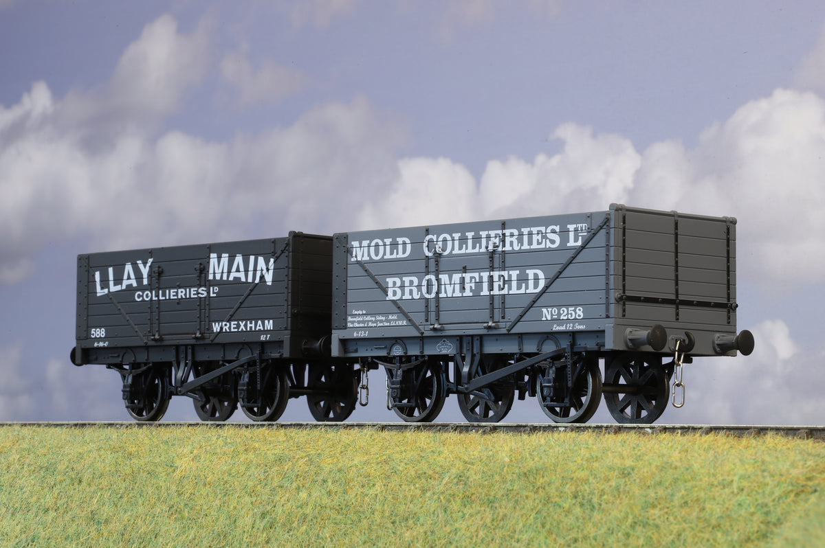 Dapol Finescale O Gauge Pair of 2 Open Wagons (Limited Editions)