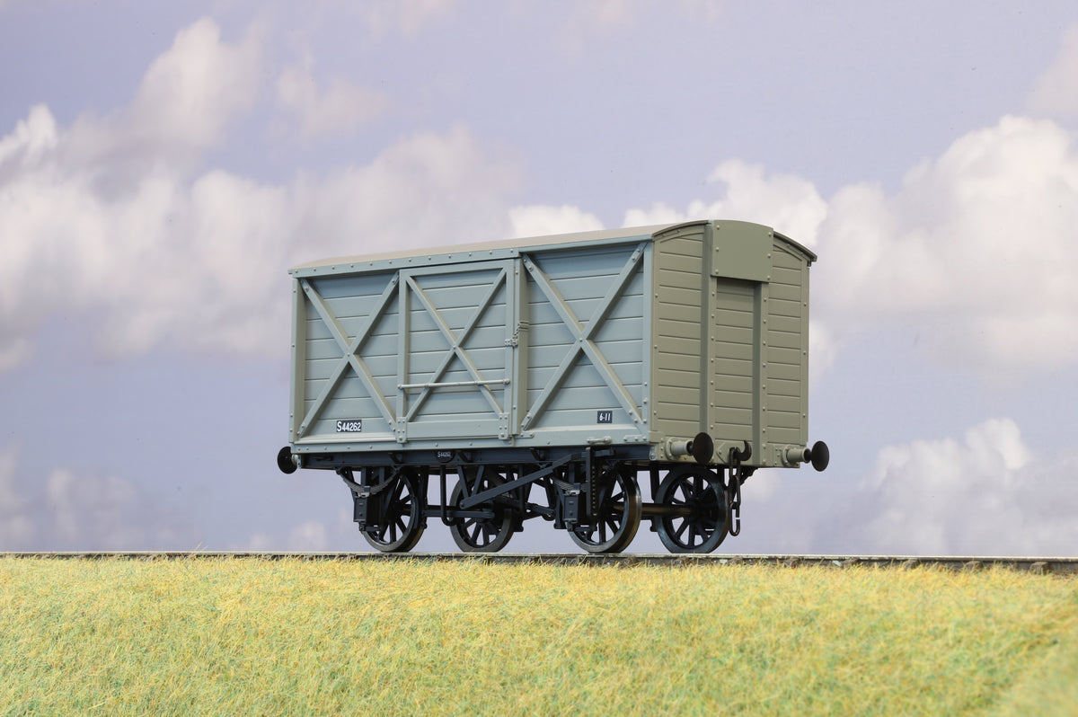 KMRC Exclusive Finescale O Gauge ex-LSWR Diagram 1410 Covered Van, BR Grey