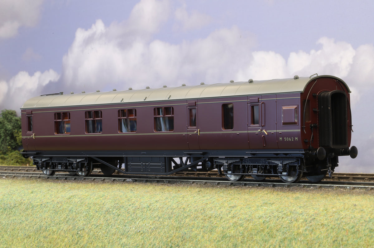 MTH Finescale O Gauge Rake of Four ex-LMS Coaches in BR Maroon, MTH22-60050