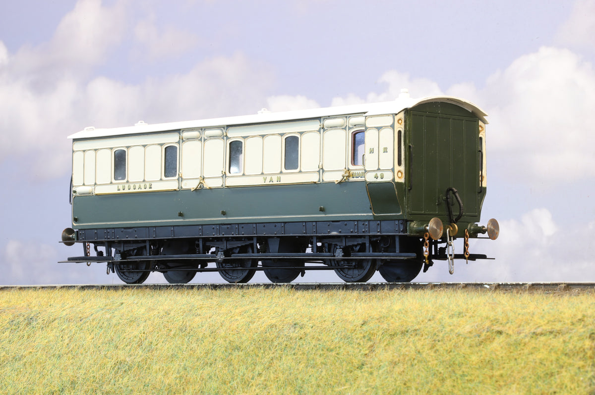 Kit-built Finescale O Gauge Highland Railway 6-Wheel Luggage Van (Brass Construction)