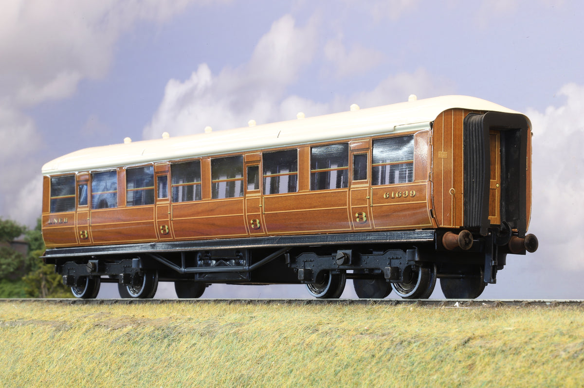 ACE Trains Coarse Scale O Gauge Set of 3 x LNER Teak Coaches