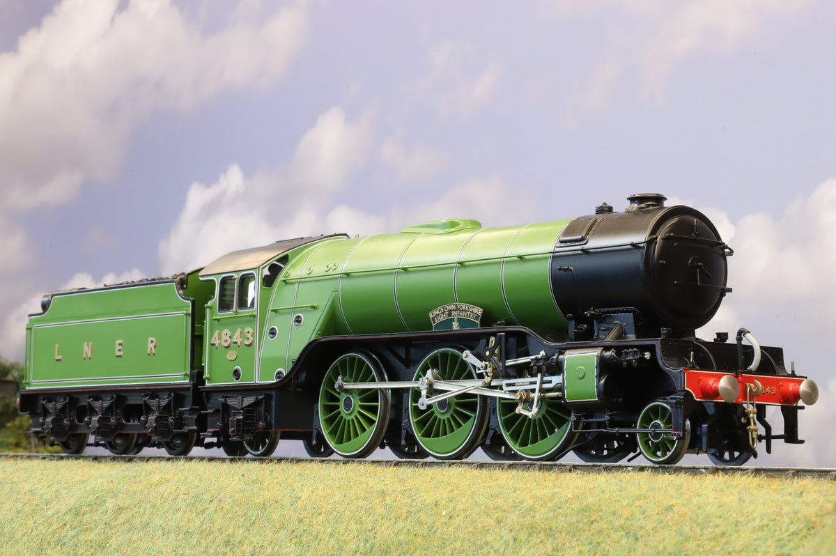 DJH Finescale O Gauge Gresley V2 No. 4843 'King's Own Yorkshire Light Infantry' LNER Green, DCC Sound