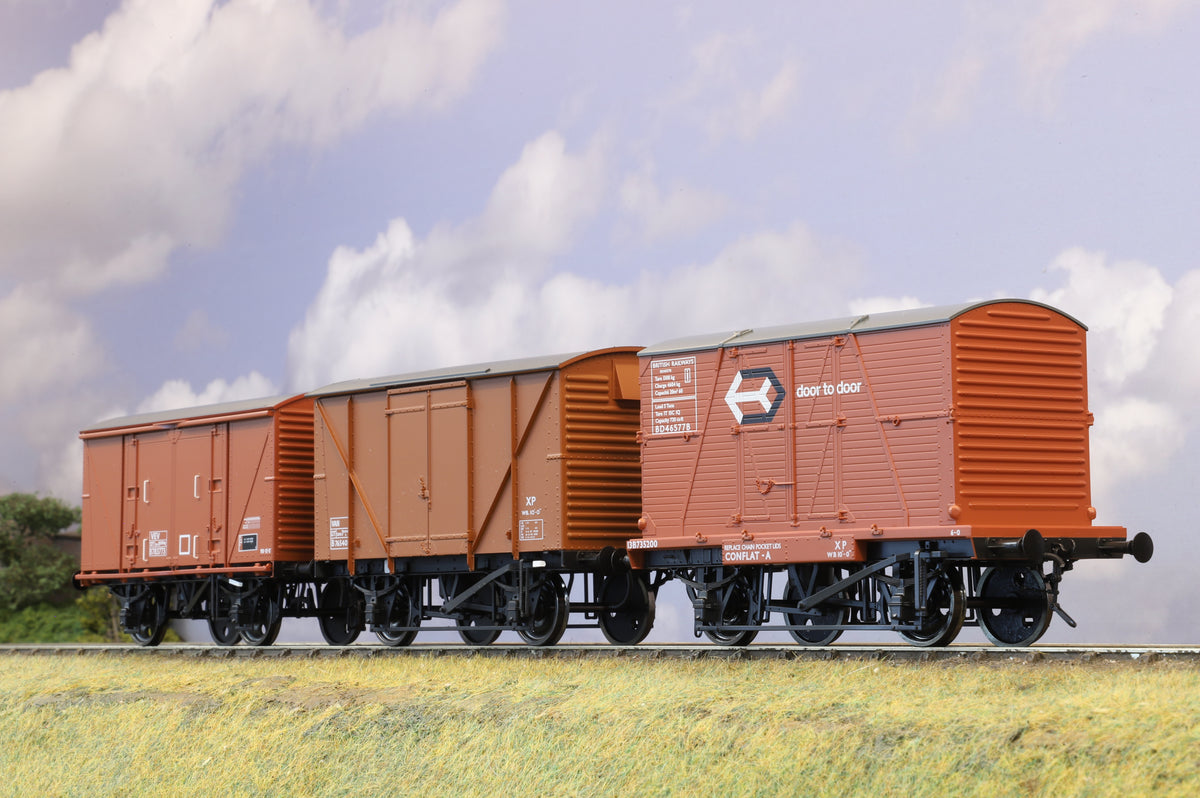 Dapol Finescale O Gauge Rake of 3 x BR Vans