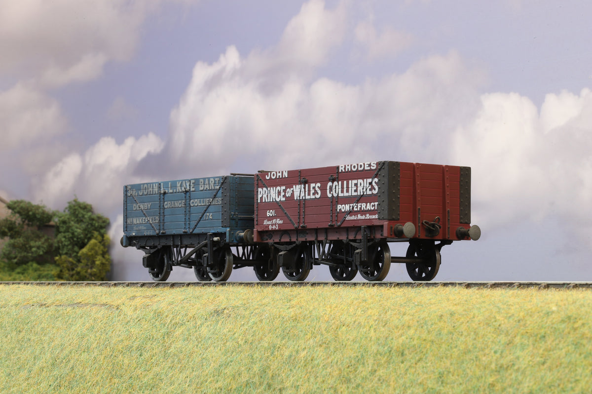 Kit-built Finescale O Gauge Pair of Private Owner Coal Wagons