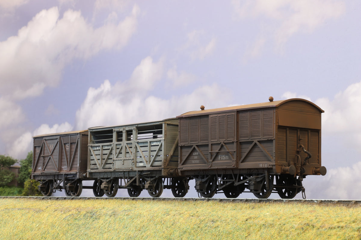 Finescale O Gauge (Kit-Built) Rake Of 3 Wagons, Weathered