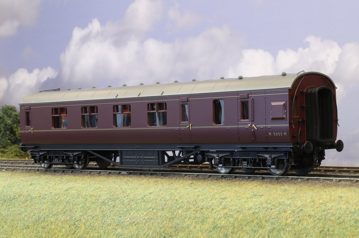 MTH Finescale O Gauge Rake of Four ex-LMS Coaches in BR Maroon, MTH22-60050