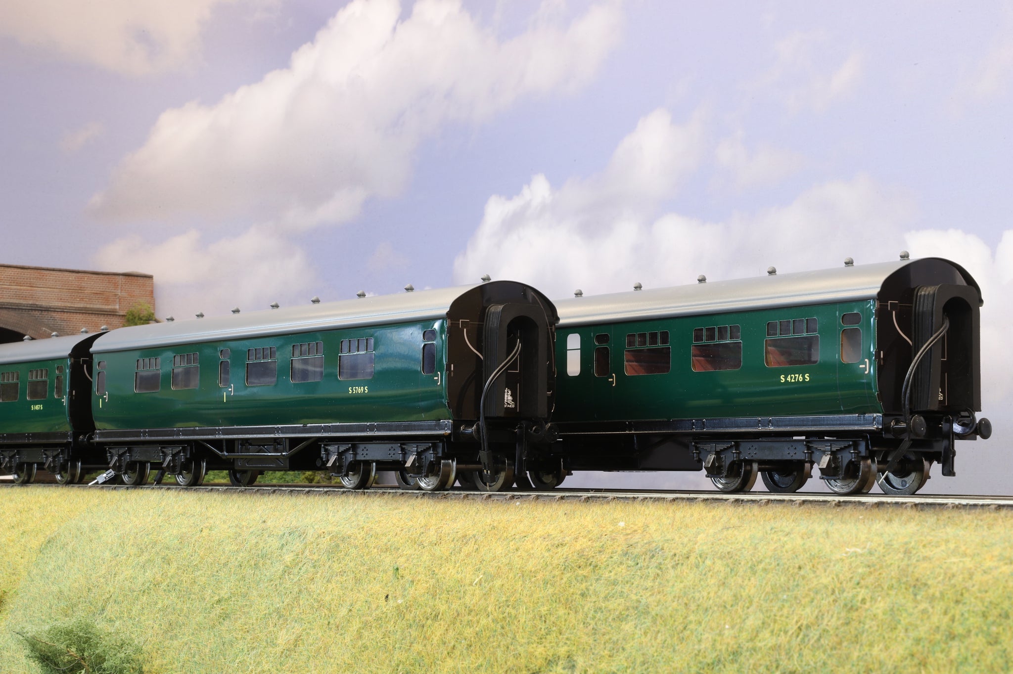 Bulleid Darstaed Coarse Scale O Set of 3 SR Bulleid Coaches BR Green 'Set A ...