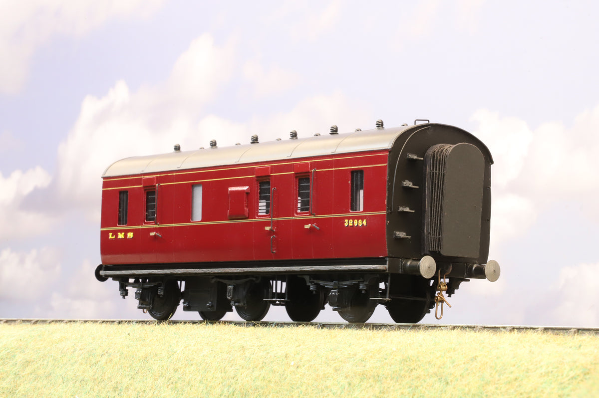 Kit-built Finescale O Gauge LMS Stanier 6 Wheel Full Brake 'Stove R' No. 32984