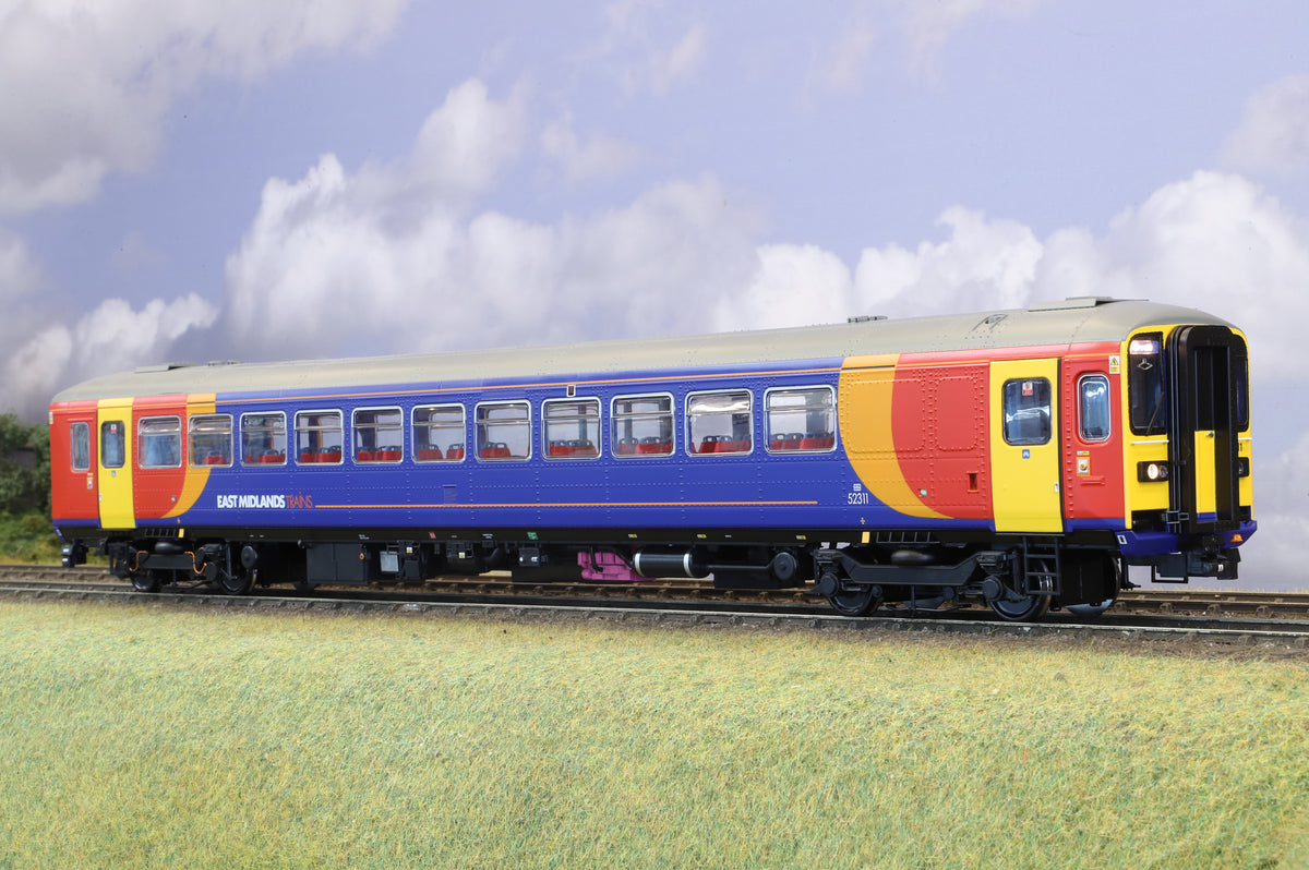 Heljan Finescale O Gauge Class 153 West Midlands Trains No. 153311 DCC Sound