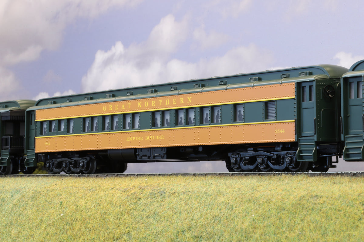 Williams (Bachmann) Coarse Scale O Gauge 4 x 72ft Heavyweight Coaches Great Northern