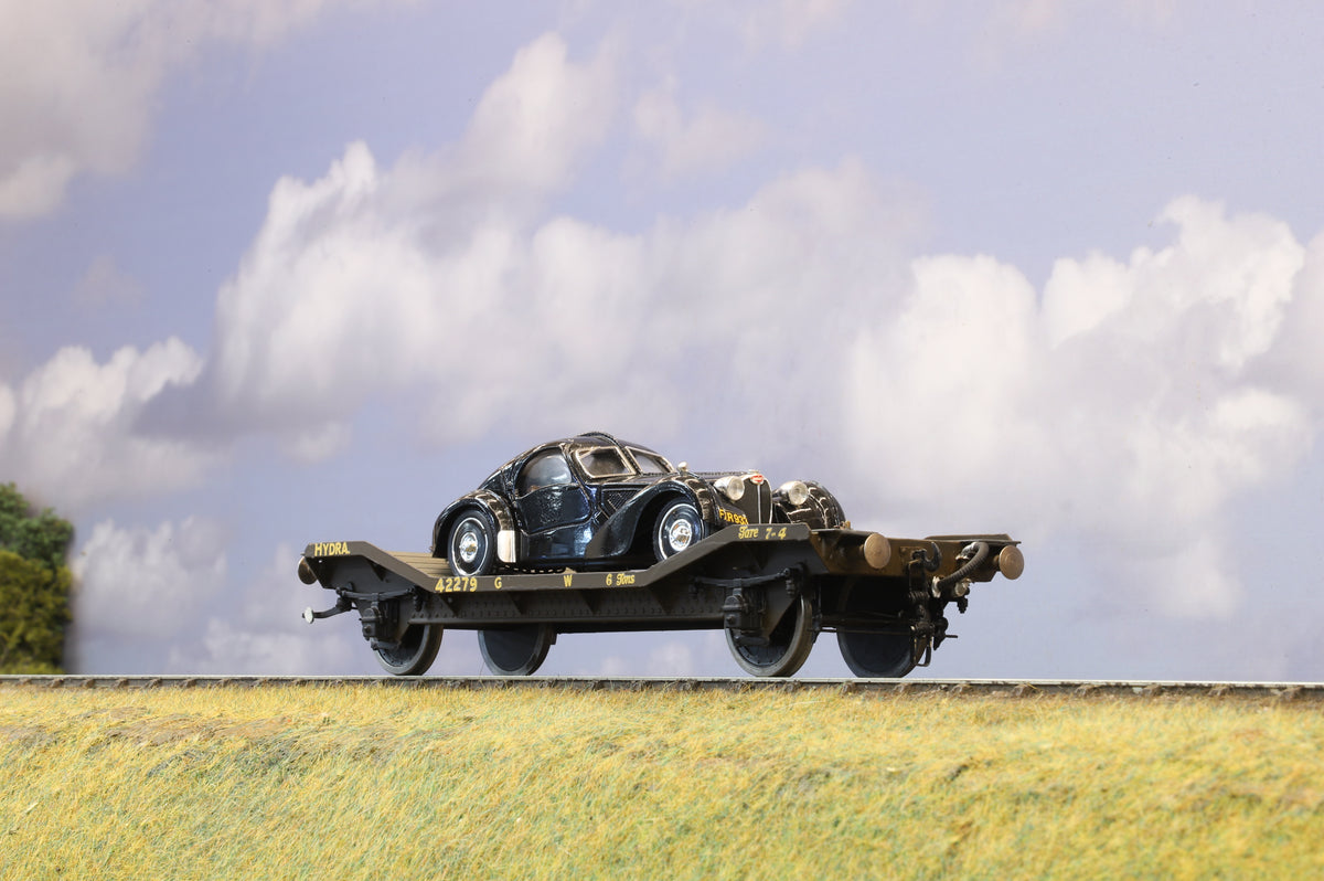 Kit-built Finescale O Gauge GWR &#39;Hydra&#39; Flatbed with Bugatti Load