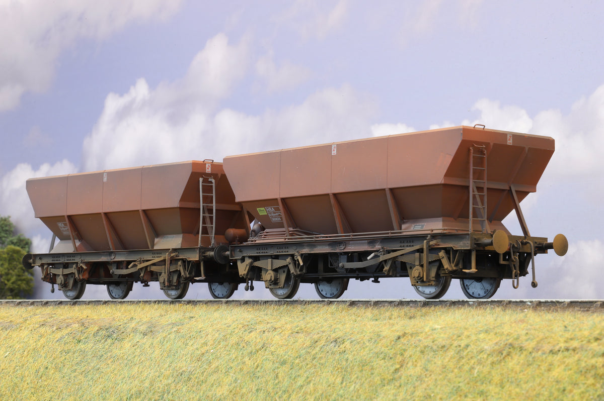 Dapol Finescale O Gauge Pair of  Coal Hoppers, Freight Brown, Weathered
