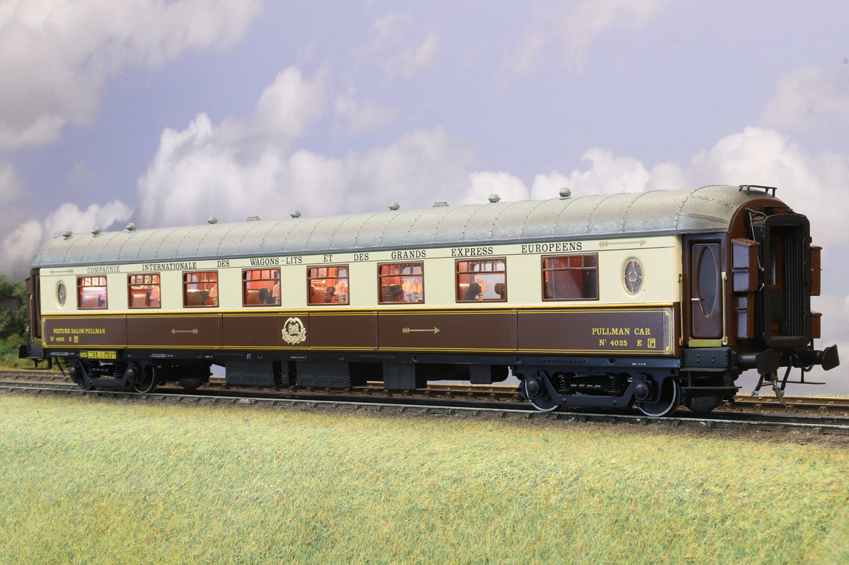Fulgurex/Elettren Finescale O Gauge CIWL Pullman Car 'Golden Arrow' No. 4025