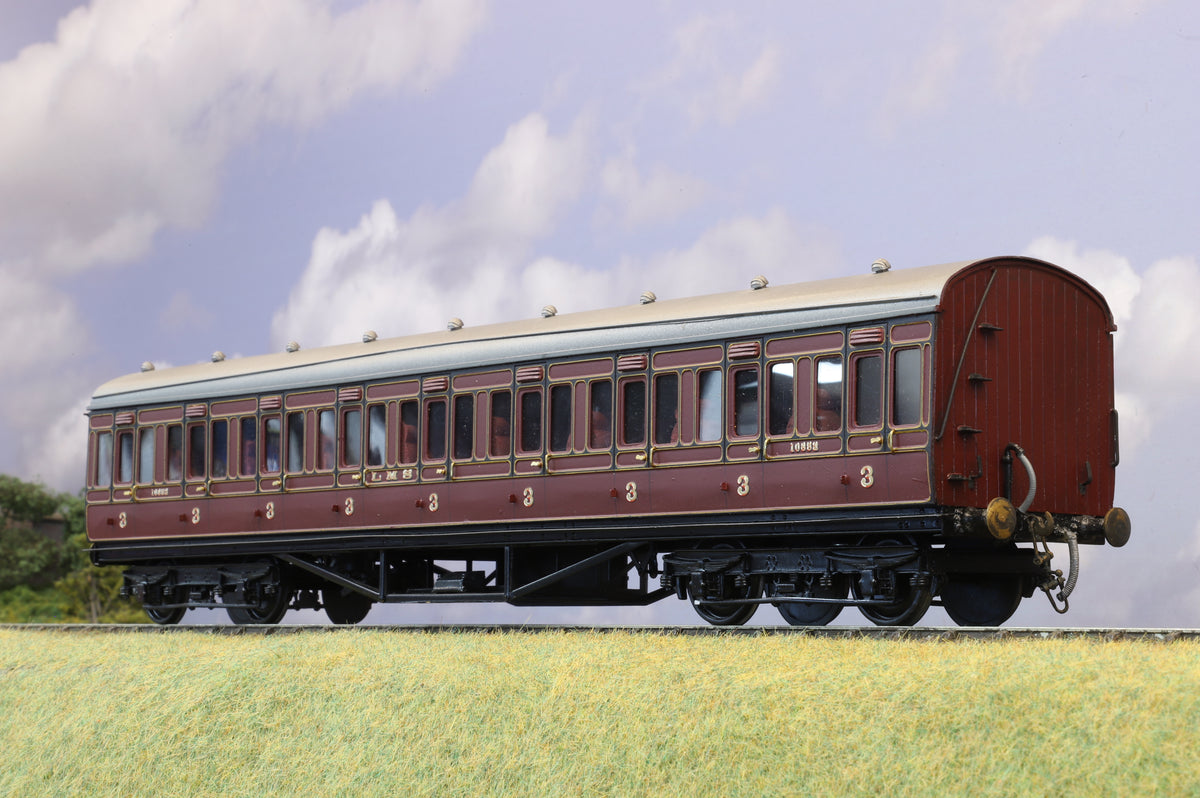Finescale O Gauge (Kit-Built) LMS Suburban Third No. 10882 (Brass Construction)