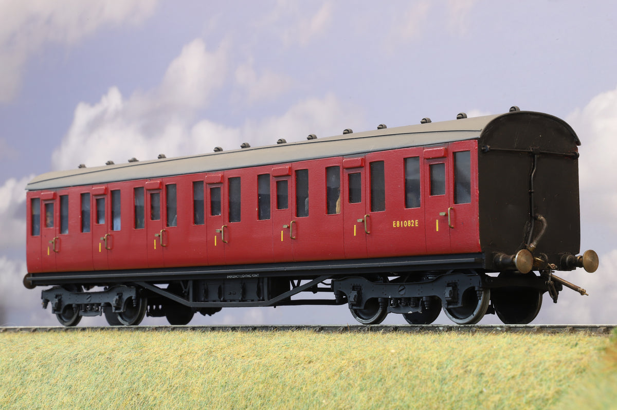 Finescale O Gauge (Kit-Built) Gresley 51ft Suburban Full First No. E81082E, BR Crimson