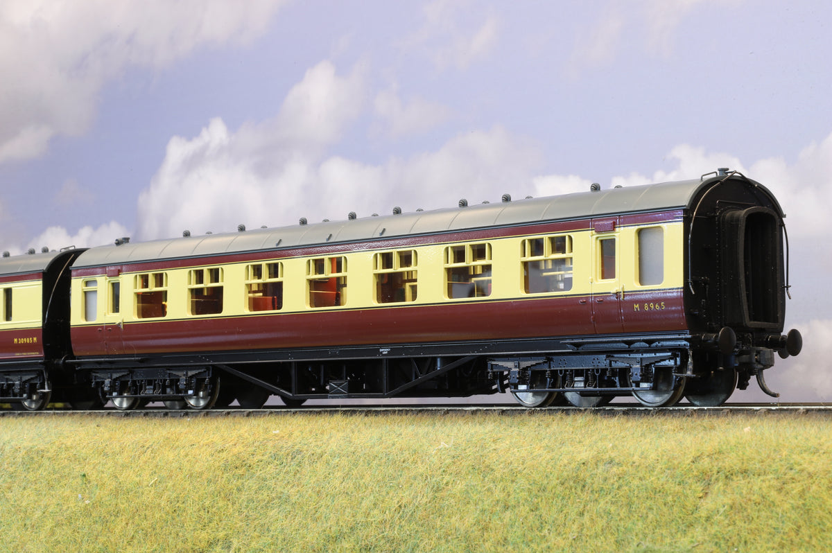 MTH Finescale O Gauge 4-Car ex-LMS Passenger Coach Set (Incl. Luggage Van) BR Crimson &amp; Cream