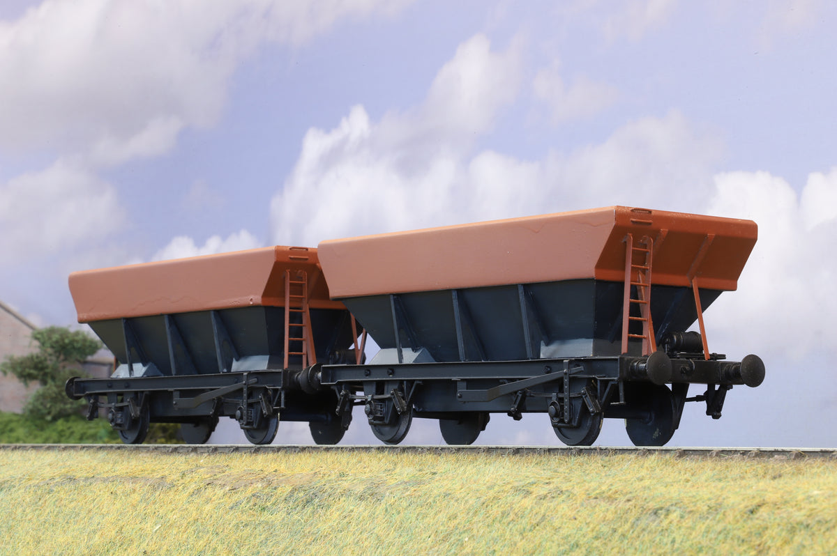 Sancheng Finescale O Gauge Pair of 4-Wheel Hopper Wagons (Unnumbered)