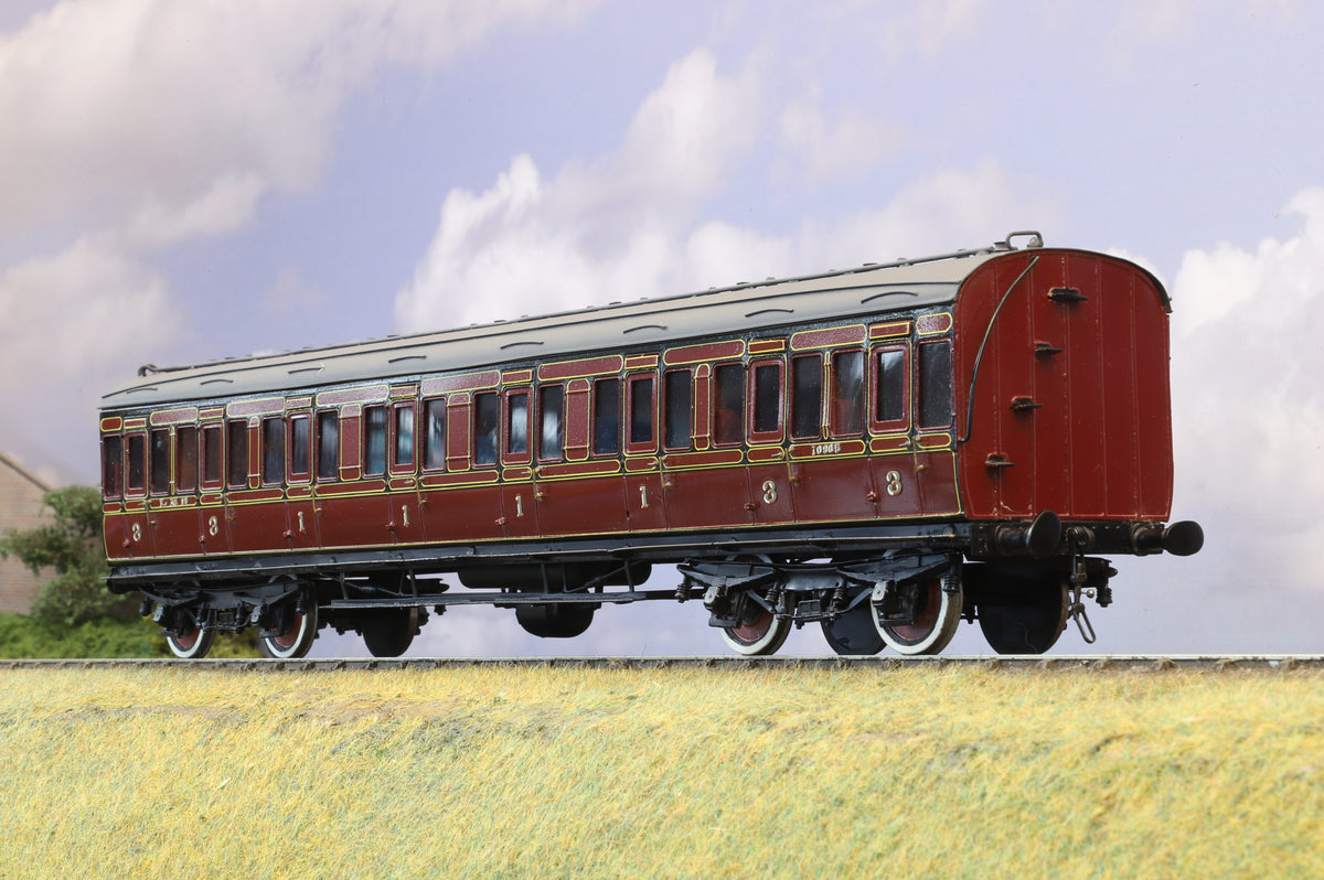 Kit-built Finescale O Gauge (ex L&amp;YR) Dia. 94 1st / 3rd 8 Compartment Suburban Coach LMS Maroon (Copy)