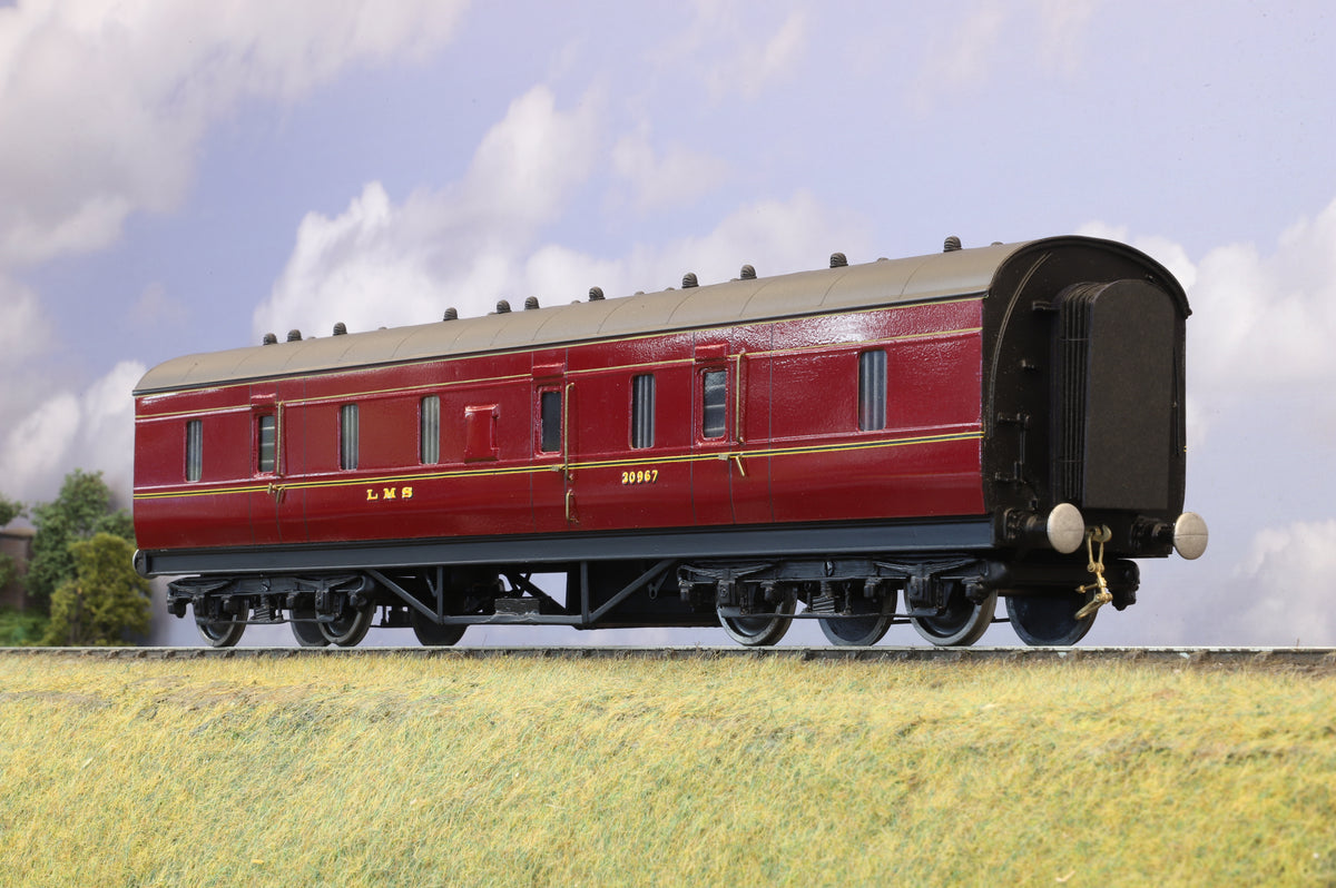 Kit-built Finescale O Gauge LMS Stanier 50ft Full Brake No. 30967