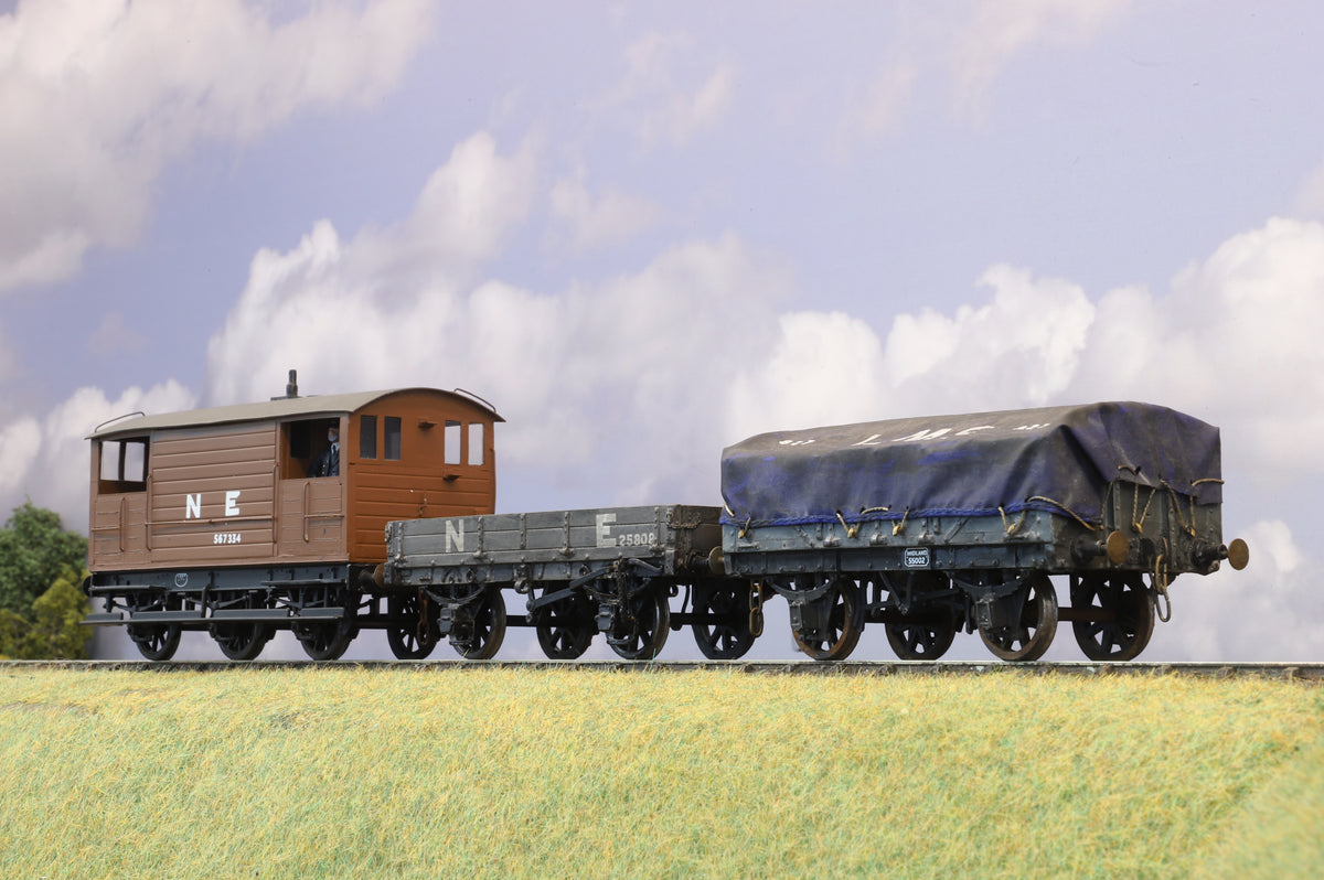 Kit-built Finescale O Gauge Rake of Three NER/LMS Wagons, Weathered