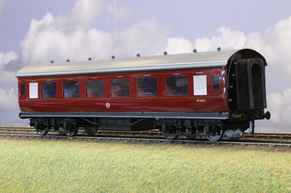 Darstaed Finescale/Coarse Scale O Gauge ex-LMS Period 1 Corridor Coach BR Maroon No. M3827