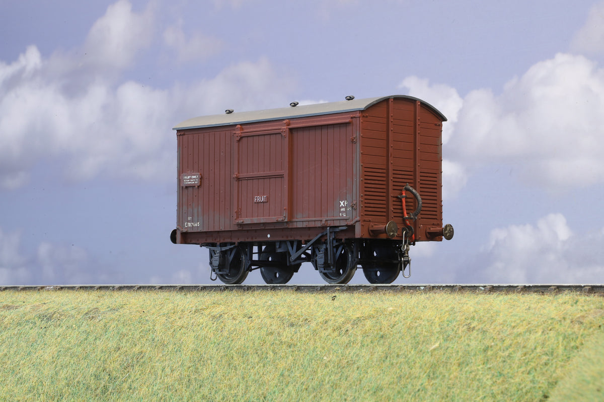 Finescale O Gauge (Kit-Built) ex-North Eastern 12Ton Fruit Van, Weathered