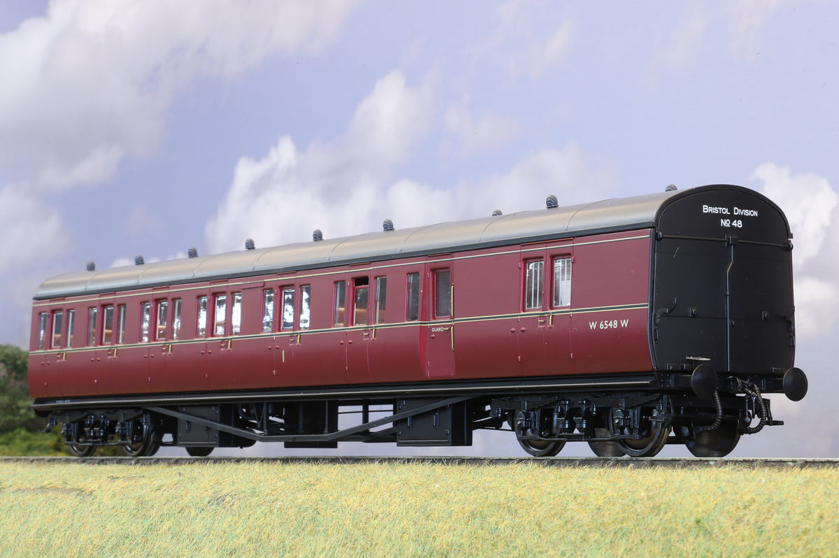 Lionheart Finescale O Gauge 2-Coach Suburban 'B' set BR Lined Maroon