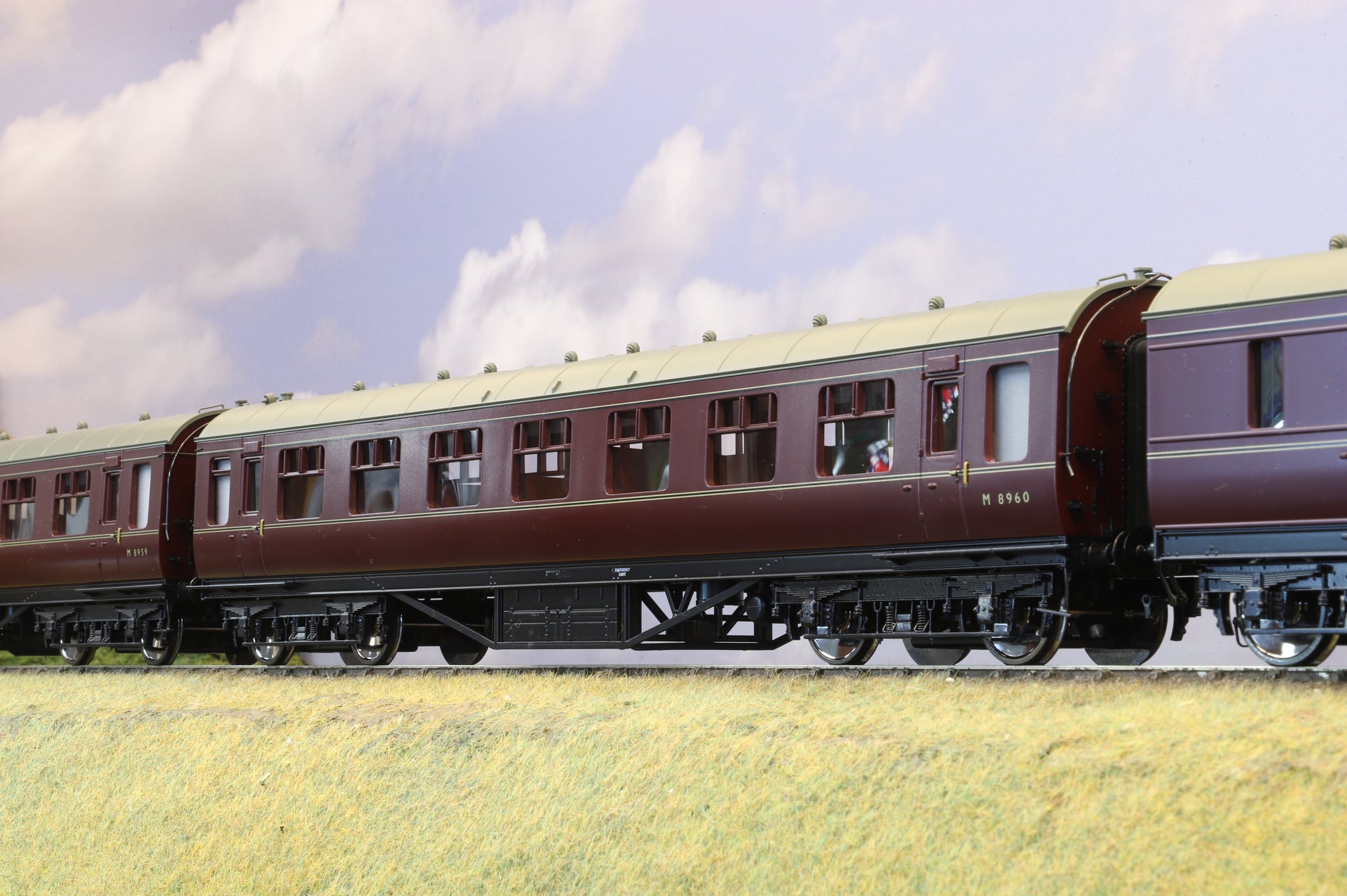 Train Rake MTH Finescale O Gauge Rake of 4 x LMS Stanier Coaches BR Lined Maroon ...