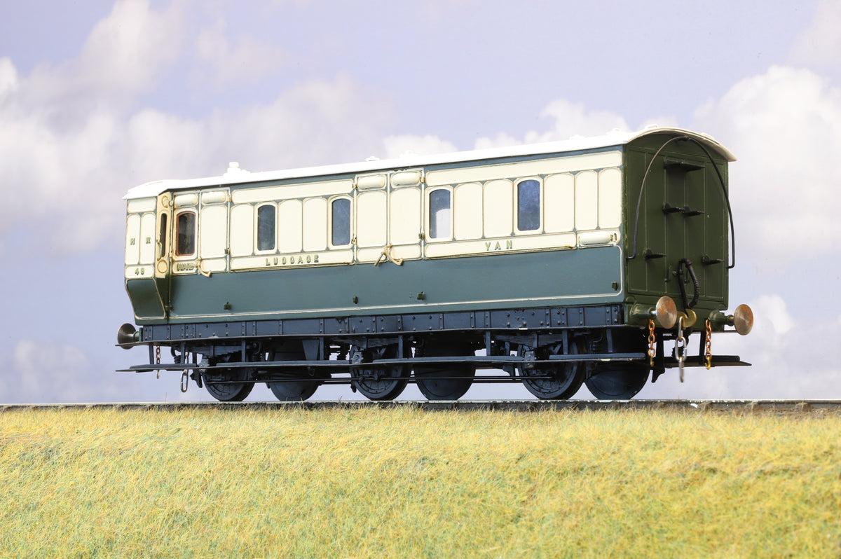 Kit-built Finescale O Gauge Highland Railway 6-Wheel Luggage Van (Brass Construction)