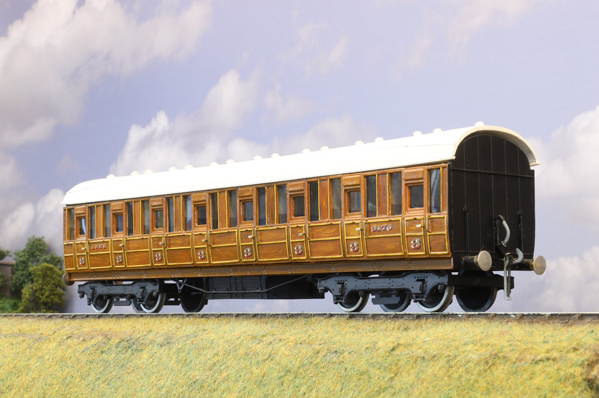 WORKSHOP Kit-built Finescale O Gauge LNER 51ft Suburban Full 3rd No. 3176