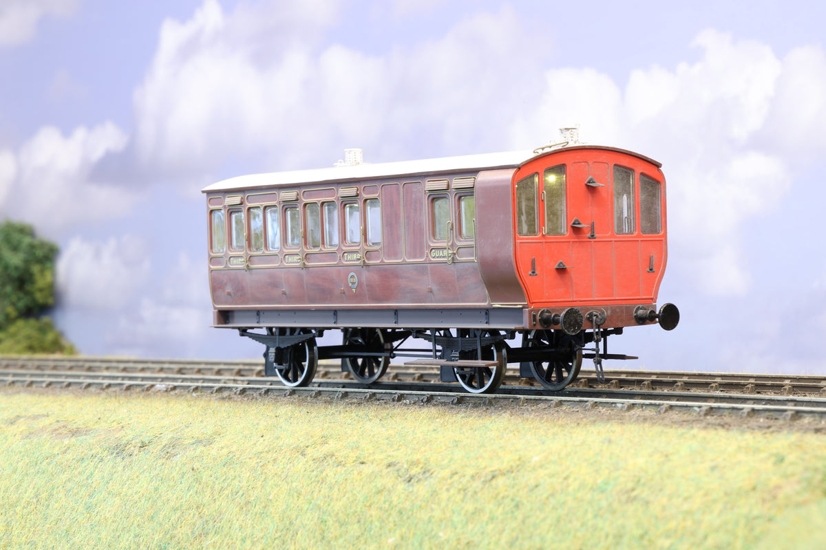 Dapol Finescale O Gauge Stroudley 4-Wheel Oil Lit Brake Coach Mahogany, Weathered (With Lights)