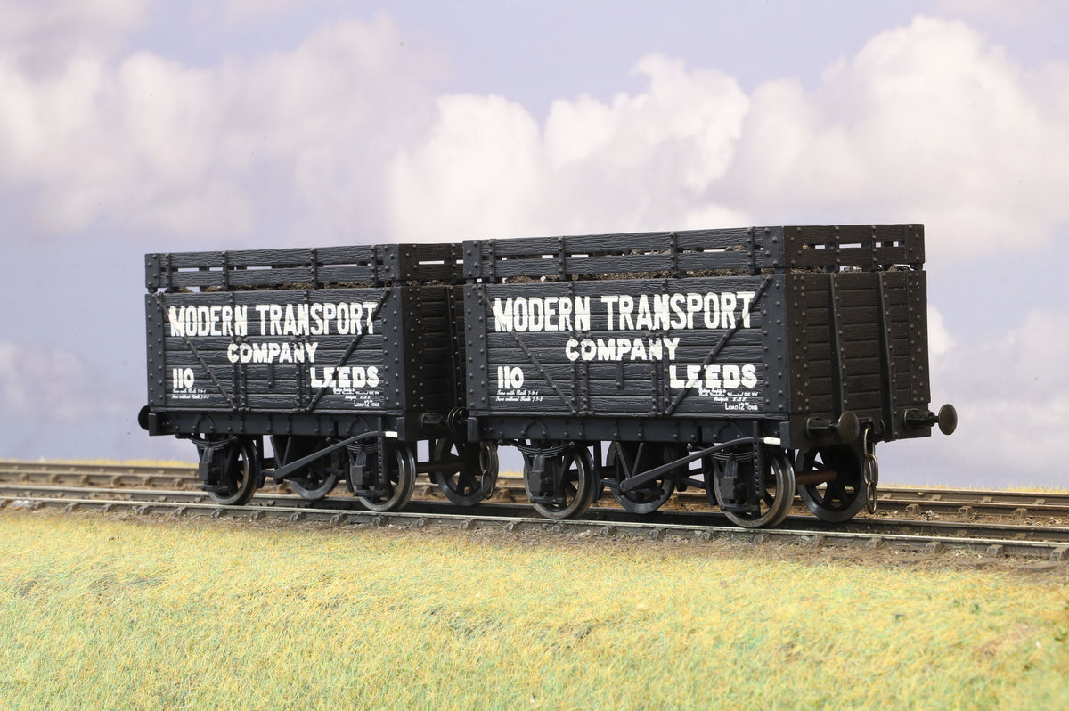 Skytrex Finescale O Gauge Pair of Private Owner Wagons (Slaters Wheels)