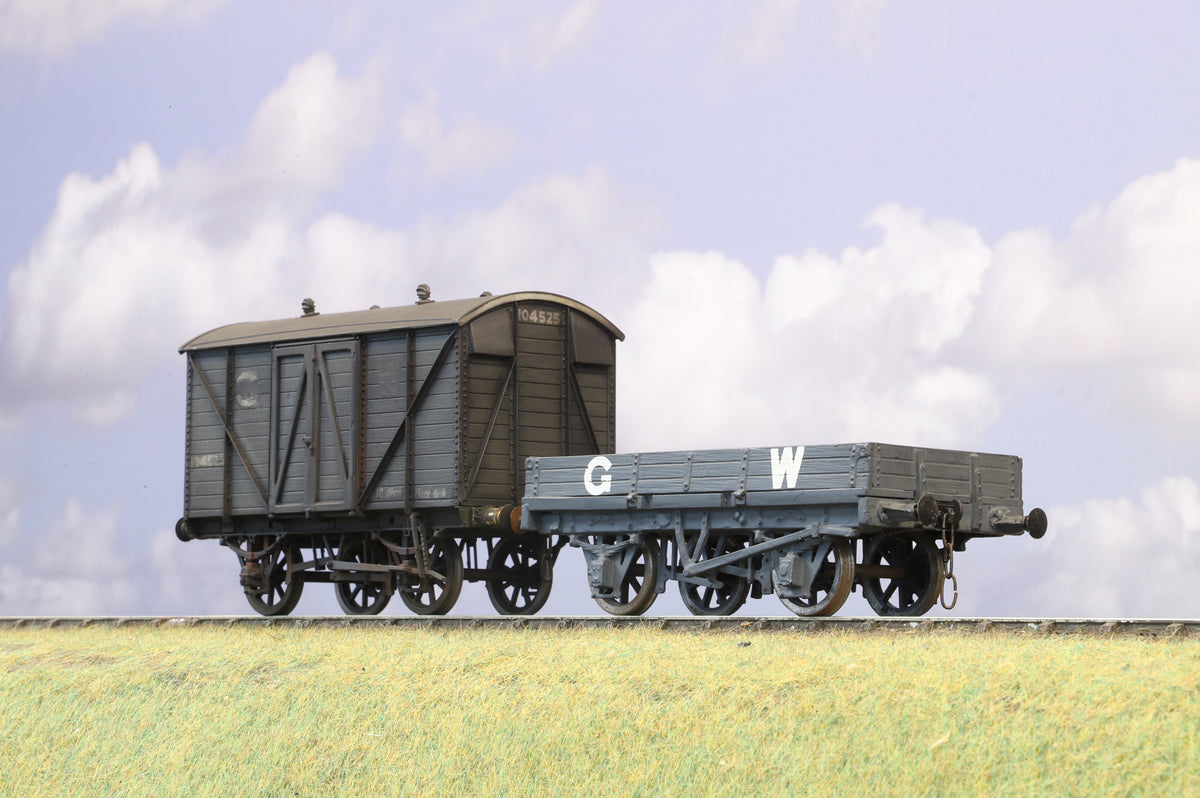 Finescale O Gauge (Kit-Built) Pair of GWR Wagons/Vans