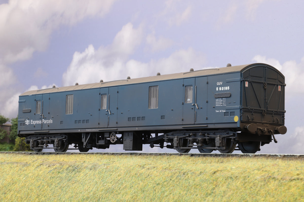 Heljan Finescale O Gauge 4993 BR Mk1 Blue Express Parcels 57&#39; GUV, Weathered