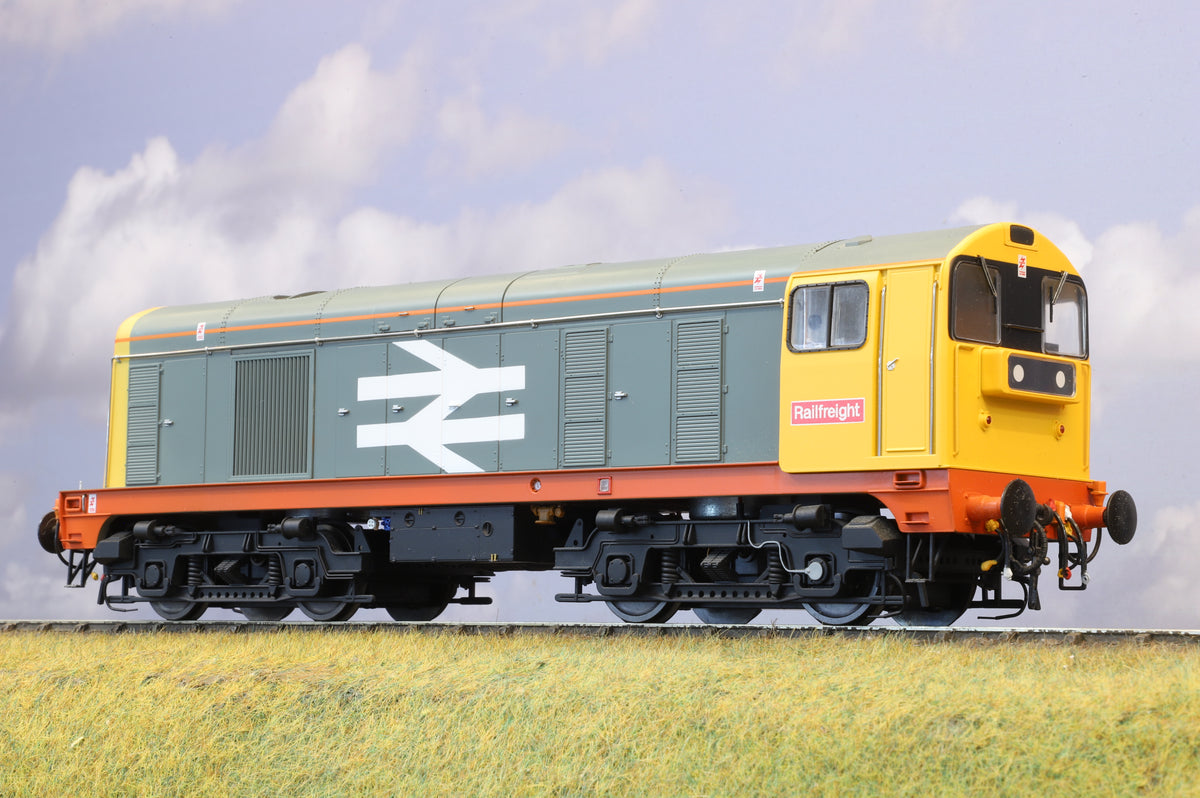 Heljan Finescale O Gauge Class 20 BR Railfreight &#39;Red Stripe&#39; Unnumbered