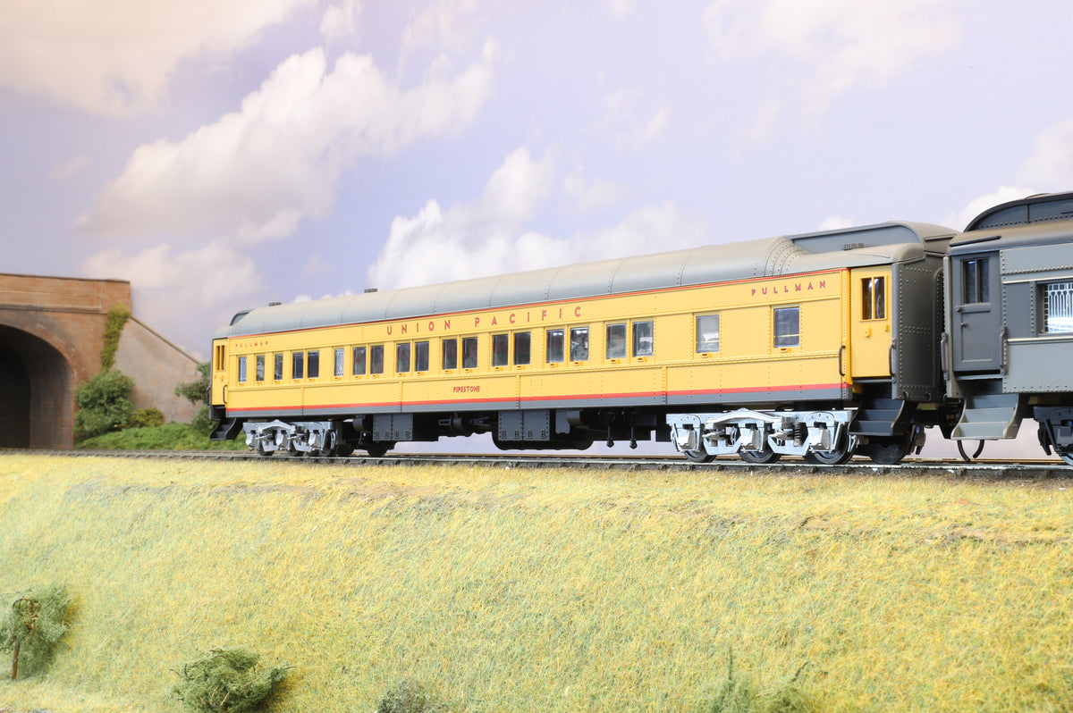 Golden Gate Depot Mixed Rake of 4 Union Pacific Pullman / Standard Passenger Cars