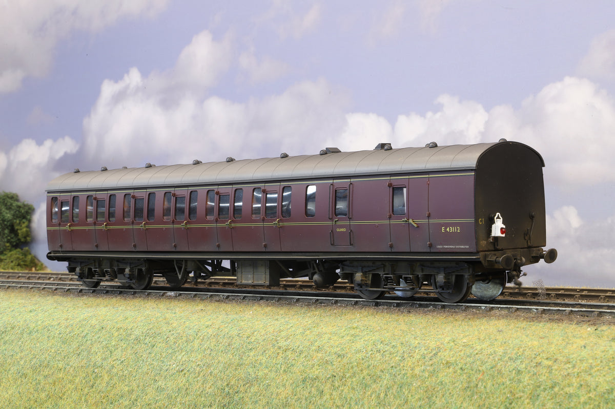 Darstaed Finescale O Gauge BR 57' Mk1 Suburban Brake Second, BR Lined Maroon, E43112, Weathered