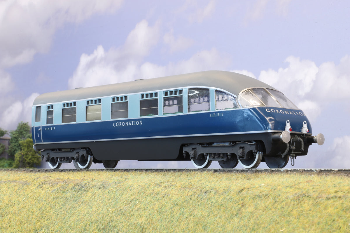 Kit-built Finescale O Gauge LNER Coronation &#39;Beavertail&#39; Observation Car No. 1729